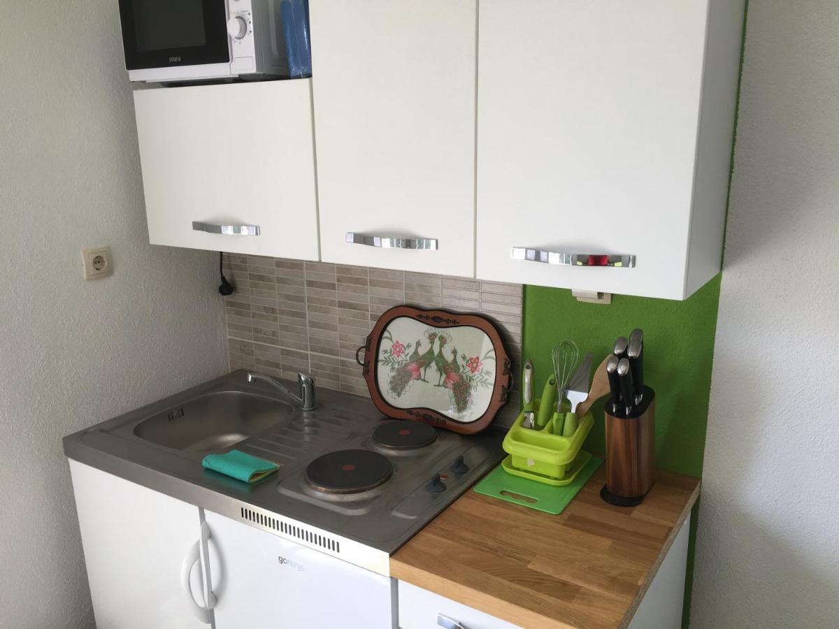 Апартаменты Studio Apartman Jojo Сень Экстерьер фото